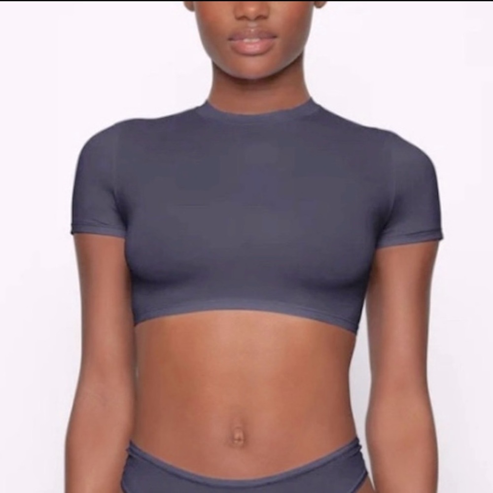 SKIMS Fits Everybody Super Cropped T-shirt